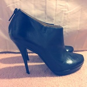 Michael Antonio ankle bootie size 8